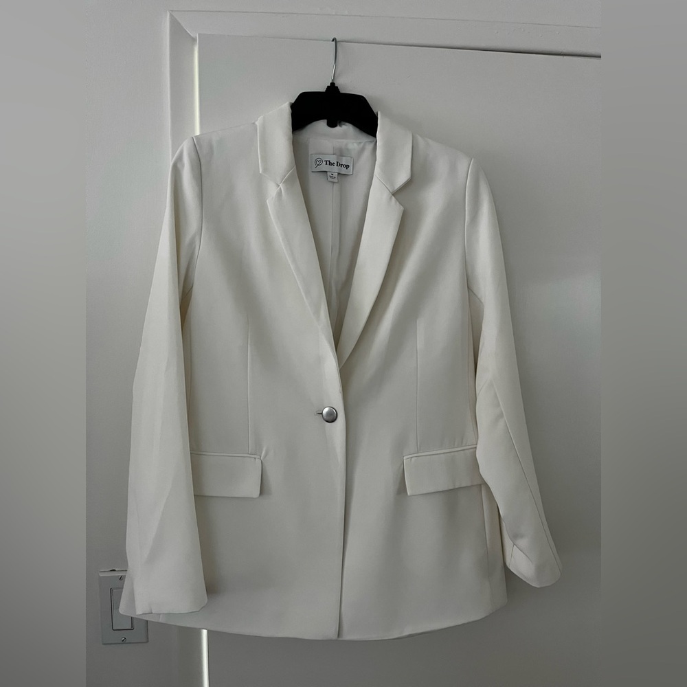 ❤️ Cream Blazer with Notched Lapel and Tailored Fit
